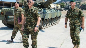 Ένοπλες Δυνάμεις: Αναδιοργάνωση, προσλήψεις και αύξηση της θητείας