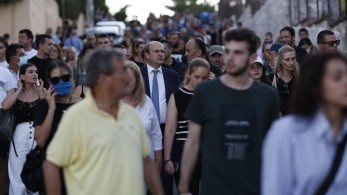 Συγκίνησε ο Χατζηδάκης στο Μάτι: Η δικαιοσύνη θα κάνει το καθήκον της