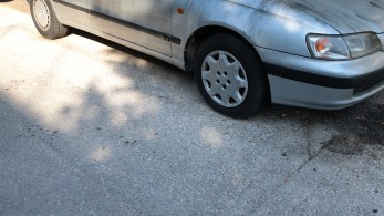 Καρέ καρέ η στιγμή της επίθεσης στον Στέφανο Χίο (vid)