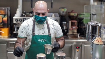 Όλοι οι κλάδοι επιχειρήσεων και οι κλειστοί χώροι που είναι υποχρεωτική η μάσκα