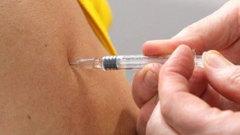Κορωνοϊός: Η Johnson & Johnson ξεκινά δοκιμές ασφαλείας σε ανθρώπους για το εμβόλιο