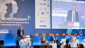 Θεοδωρικάκος στο Economist: Στο χέρι μας η γενιά του brain drain να γίνει η γενιά της νέας ελληνικής επιτυχίας