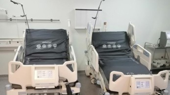 ΟΚΑΑ ΑΕ: Παράδοση δύο κλινών για χρήση σε ΜΕΘ στο «ΑΤΤΙΚΟΝ»