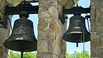 Αγιά Σοφιά- Κρήτη: Πένθιμα  χτυπούν οι καμπάνες στις εκκλησίες της χώρας