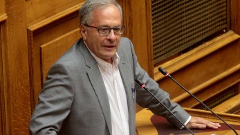 Το πολακιστάν κυριαρχεί: Η χειρονομία Μάρκου έβαλε φωτιά στη Βουλή