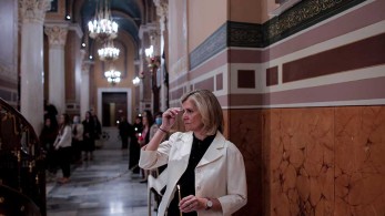 Γιατί δεν είναι ακόμη υποχρεωτική η χρήση μάσκας στις εκκλησίες