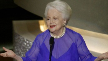 “Έφυγε” από τη ζωή η θρυλική ηθοποιός του «Όσα παίρνει ο άνεμος», Ολίβια Ντε Χάβιλαντ