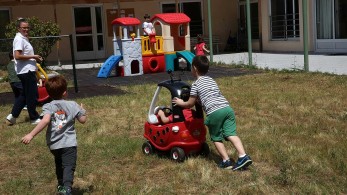 Περιφέρεια Αττικής: Εξασφαλίζει 13.869 θέσεις σε παιδικούς και βρεφονηπιακούς σταθμούς