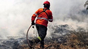 Πυρκαγιά στην περιοχή Βάρης-Κορωπίου – Εκκενώθηκαν τα χωριά SOS και ένα γηροκομείο