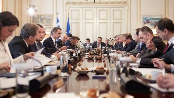 Αύγουστος με την ίδια κυβέρνηση