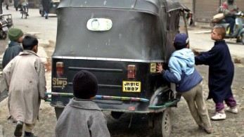 Ινδία-Πακιστάν: το Κασμίρ στις φλόγες - Νέα πλήγματα, διπλωματικός συναγερμός και φόβοι για γενικευμένο πόλεμο (video)