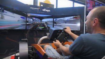 Ραντεβού σε ένα κατάστημα ΟΠΑΠ για μια αυθεντική εμπειρία Formula 1 με τον πιο εξελιγμένο προσομοιωτή της McLaren