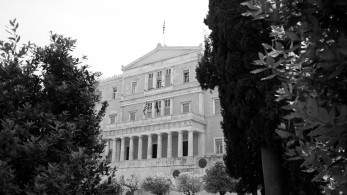 Από τη Σκύλλα του λαϊκισμού στη Χάρυβδη της τοξικότητας Από τη Σκύλλα του λαϊκισμού στη Χάρυβδη της τοξικότητας