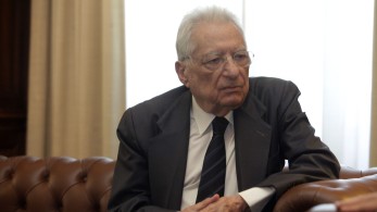 Απεβίωσε ο Πέτρος Μολυβιάτης – Εμβληματική μορφή της ελληνικής διπλωματίας και πολιτικής Απεβίωσε ο Πέτρος Μολυβιάτης – Εμβληματική μορφή της ελληνικής διπλωματίας και πολιτικής