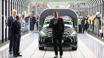 Tesla: το ΔΣ φέρεται να αναζητά διάδοχο του Elon Musk – Σφοδρή διάψευση