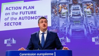 ΕΕ: στρατηγική Τζιτζικώστα για χαλάρωση κανονισμών Co2 και ανταγωνιστική αυτοκινητοβιομηχανία