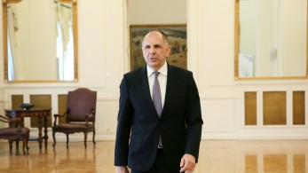 Αιχμές Γεραπετρίτη σε Δένδια για τις… κερκόπορτες