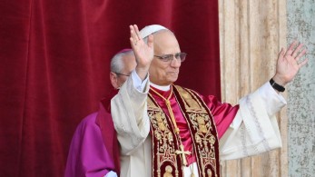 Πάπας Λέων 14ος: Ο πρώτος προκαθήμενος από τις ΗΠΑ και η διπλωματία των συγχαρητηρίων (video)