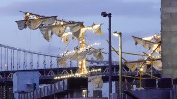 Νέα Υόρκη: Πλοίο προσέκρουσε στη γέφυρα του Μπρούκλιν - 2  νεκροί και 19 τραυματίες (video)