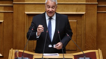 Βορίδης από τη Χίο: Προτεραιότητα η μείωση των ροών και η αποσυμφόρηση των δομών