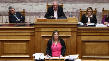 Σκληρή απάντηση Κακλαμάνη στο νέο σόου της Κωνσταντοπούλου για τα Τέμπη: Ταπεινά κίνητρα