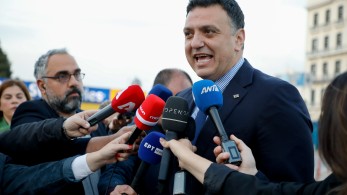 Κικίλιας για πρόληψη θαλασσίων ατυχημάτων και πνιγμών: Περισσότεροι ναυαγοσώστες στις παραλίες