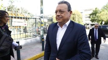 Κραυγή... αγωνίας από τον Φάμελλο: «Πρέπει να τους διώξουμε για να γλιτώσουμε» Κραυγή... αγωνίας από τον Φάμελλο: «Πρέπει να τους διώξουμε για να γλιτώσουμε»