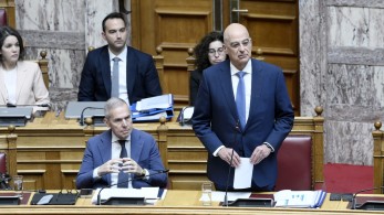 Βουλή: υπερψηφίστηκε το νομοσχέδιο για τα στρατιωτικά νοσοκομεία