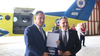 Γεωργιάδης: «Δώρο ζωής» η δωρεά αεροσκάφους στο ΕΚΑΒ από το ίδρυμα Σταύρος Νιάρχος (video)