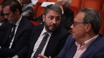 ΠΑΣΟΚ-ΣΥΡΙΖΑ: σε βέρτιγκο μετά το πόρισμα Καρώνη - Μένουν με το στίγμα της εργαλειοποίησης ΠΑΣΟΚ-ΣΥΡΙΖΑ: σε βέρτιγκο μετά το πόρισμα Καρώνη - Μένουν με το στίγμα της εργαλειοποίησης