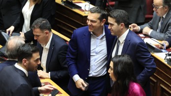 Η κοινωνία ζητάει λύσεις, η Κεντροαριστερά… χτενίζεται Η κοινωνία ζητάει λύσεις, η Κεντροαριστερά… χτενίζεται
