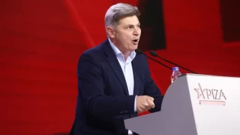 Ο Νικόλας Φαραντούρης παίρνει αποστάσεις από τον ΣΥΡΙΖΑ