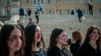Η παραβατικότητα των ανηλίκων είναι καθρέφτης της κοινωνίας Η παραβατικότητα των ανηλίκων είναι καθρέφτης της κοινωνίας
