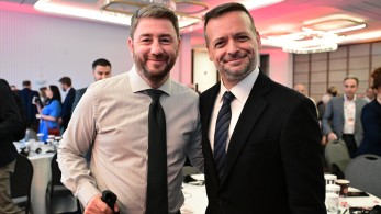 Αρχηγός σε μόνιμη πολιτική... καζούρα