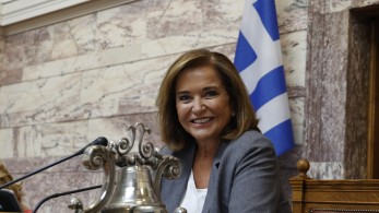 Ντόρα Μπακογιάννη κατά Σαμαρά: Ιστορικό λάθος η συμμετοχή στο δημοψήφισμα του 2015