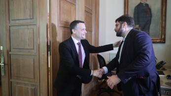 Συνεχίζεται η «ανίερη» συμμαχία ΠΑΣΟΚ - ΣΥΡΙΖΑ στον Δήμο Αθηναίων Συνεχίζεται η «ανίερη» συμμαχία ΠΑΣΟΚ - ΣΥΡΙΖΑ στον Δήμο Αθηναίων