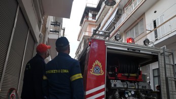 Τραγωδία στην Πρέβεζα: Μια ηλικιωμένη ανασύρθηκε νεκρή από φωτιά σε σπίτι - Με βαριά εγκαύματα η αδελφή της