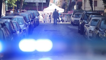 Έκρηξη από γκαζάκια στην πολυκατοικία που μένει ο Χαρακόπουλος