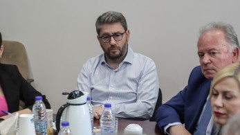 Ο Ανδρουλάκης αναζητεί πολιτικό σωσίβιο Ο Ανδρουλάκης αναζητεί πολιτικό σωσίβιο