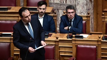 Η κρυφή γοητεία της συνωμοσιολογίας: Λογική Παπαστεργίου στα παράλογα για τον  προσωπικό αριθμό