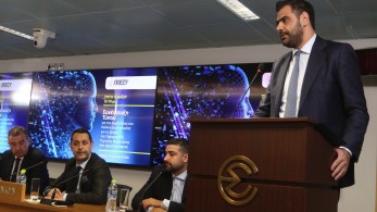 Από την ΤΝ στην ευθύνη: Τι είπε ο Μαρινάκης για τον νέο κώδικα δεοντολογίας των δημοσιογράφων