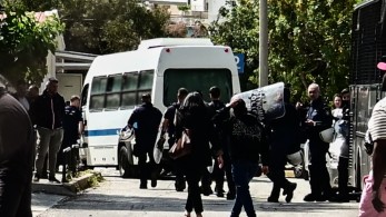 Επίθεση στη Νομική: ποινική δίωξη για ένα κακούργημα και 8 πλημμελήματα σε βάρος των 6 συλληφθέντων
