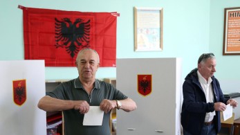 Έκλεισαν οι κάλπες στην Αλβανία - Προσεγγίζει το 58% η αποχή