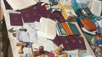 20 συλλήψεις στην επιχείρηση «Κέρβερος» της ΕΛ.ΑΣ. – Εξαρθρώθηκε κύκλωμα διακίνησης μεταναστών με 4 εκατ. ευρώ κέρδη (video) 20 συλλήψεις στην επιχείρηση «Κέρβερος» της ΕΛ.ΑΣ. – Εξαρθρώθηκε κύκλωμα διακίνησης μεταναστών με 4 εκατ. ευρώ κέρδη (video)