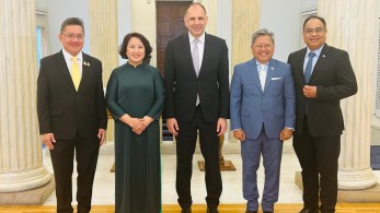 Γεραπετρίτης: συναντήθηκε με πρέσβεις Βιετνάμ, Ινδονησίας, Ταϊλάνδης και Φιλιππινών