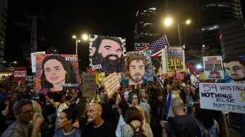 Απελευθερώνει η Χαμάς τον Ισραηλινοαμερικανό όμηρο - Αναμένει ανθρωπιστική βοήθεια από Τραμπ