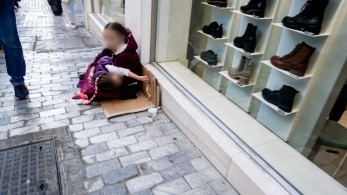 Αρπαγή βρέφους στον Άλιμο: Γνωρίζονταν η γιαγιά και ο άνδρας - Εντοπίστηκαν από κάμερες ασφαλείας