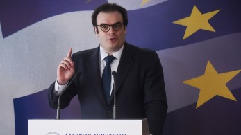 Πιερρακάκης στο Bloomberg: Στόχος η αποπληρωμή των δανείων διάσωσης δέκα χρόνια νωρίτερα