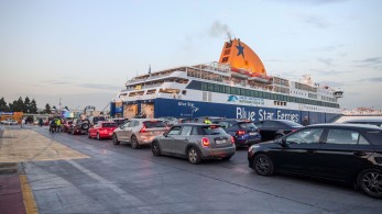 Αναχωρούν στις 16:00 από τον Πειραιά τα πλοία προς Κυκλάδες