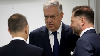 Συνάντηση Θεοδωρικάκου με DFC: στο επίκεντρο η επένδυση στα Ναυπηγεία Ελευσίνας